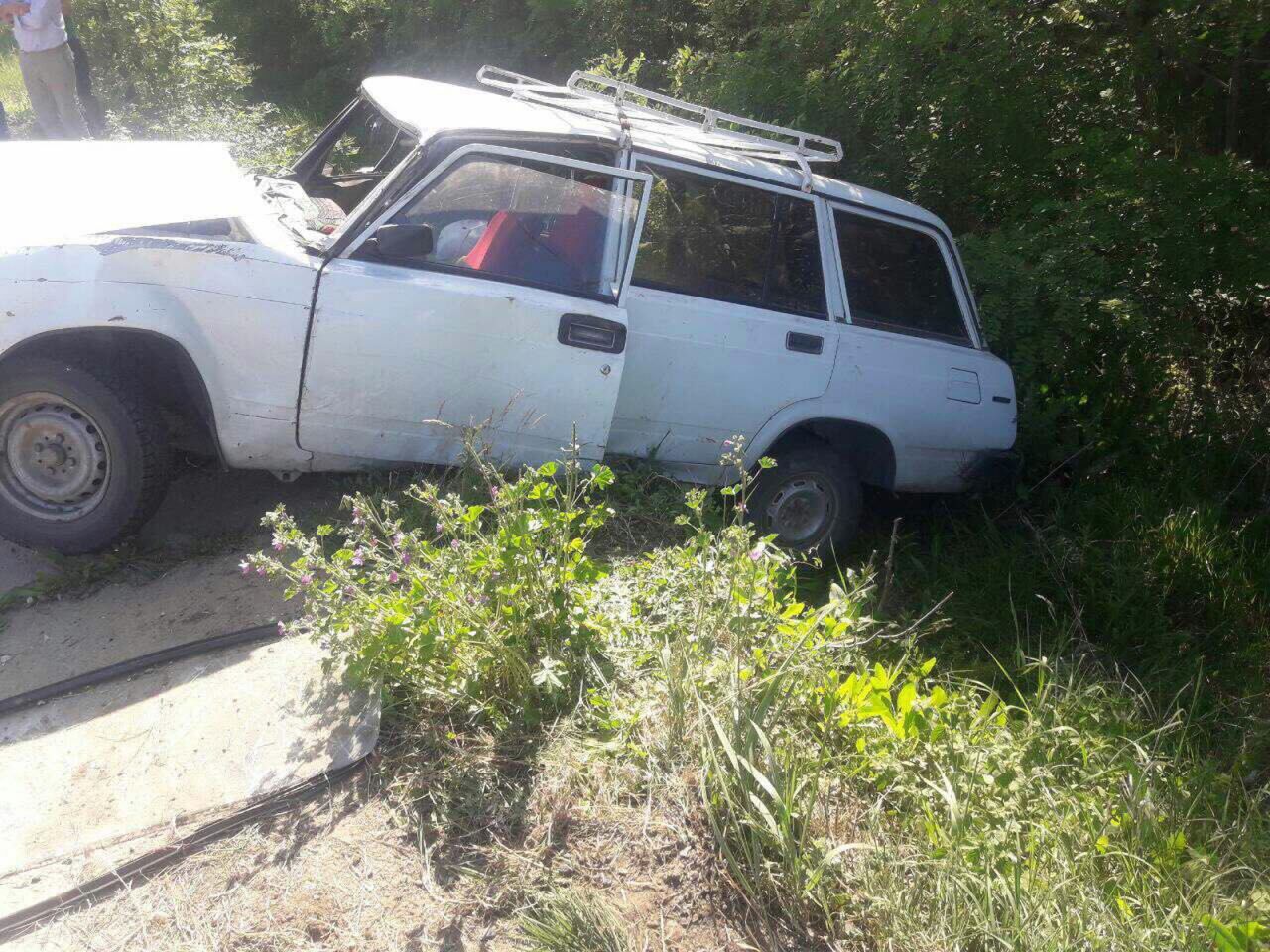 Автомобиль слетел в кювет на трассе Буковэц - Ниспорены, есть пострадавшая