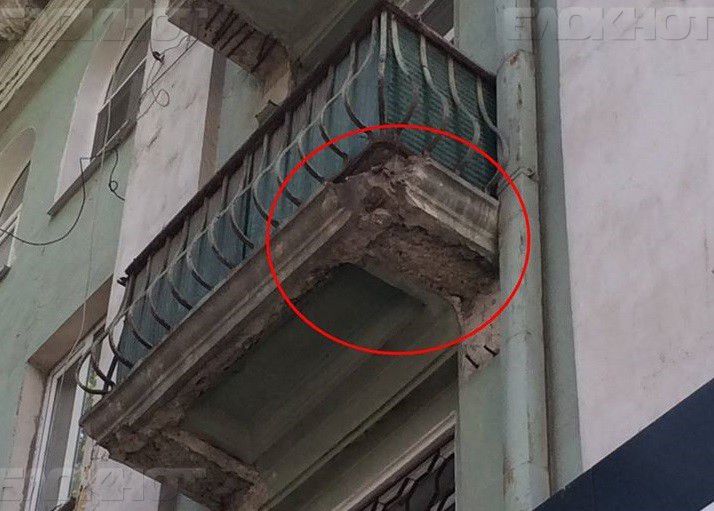 В центре Кишинева аварийное здание угрожает жизни горожан