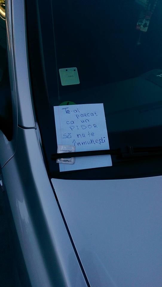 Un şofer din Capitală s-a ales cu un mesaj insultător din partea unui pieton