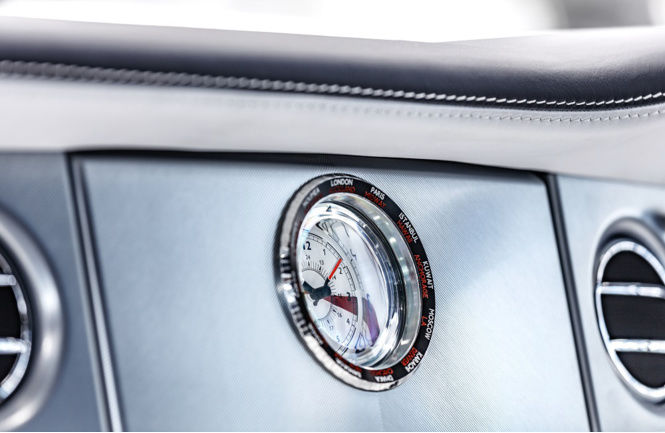 Из ворот завода в Гудвуде выехал последний Rolls-Royce Phantom VII