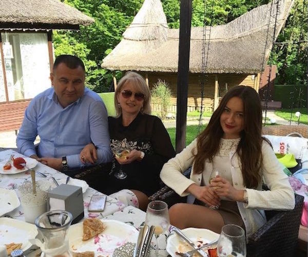 Дочь депутата Анатолия Загородного хвастается в соцсети безбедной жизнью