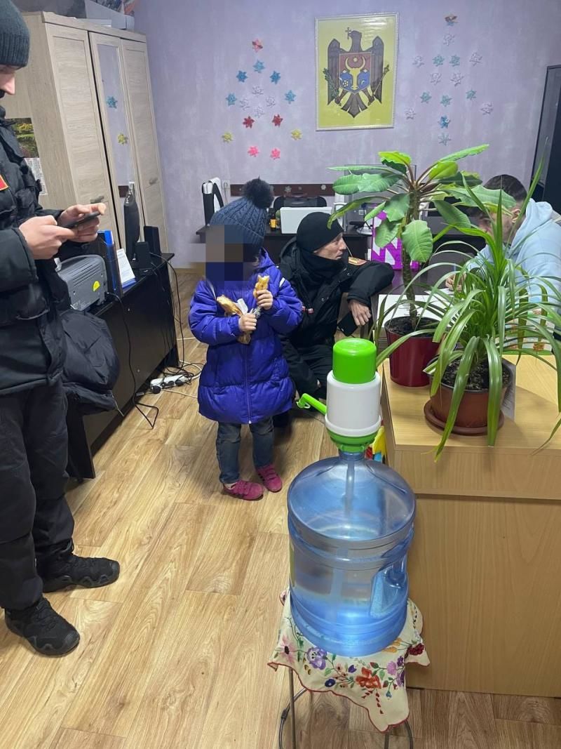 На ярмарке в столице нашли семилетнюю девочку