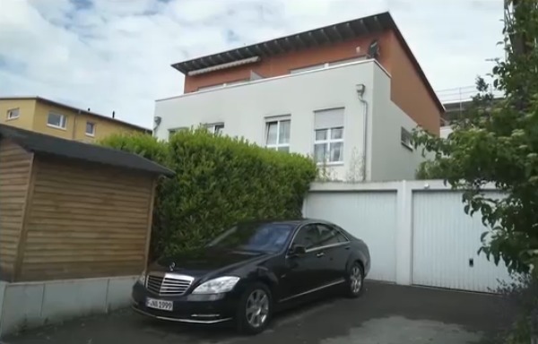Нэстасе указал в декларации об имуществе дома, участки и два авто класса люкс