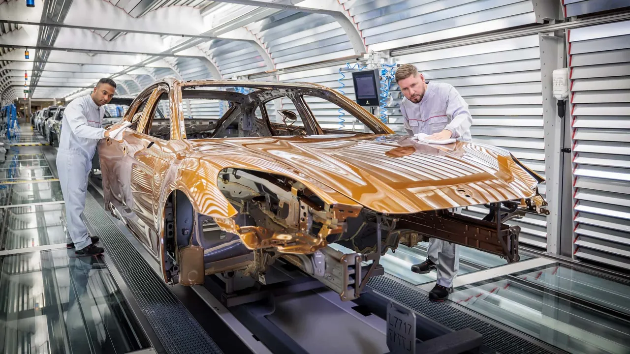Porsche построила свой двухмиллионный автомобиль