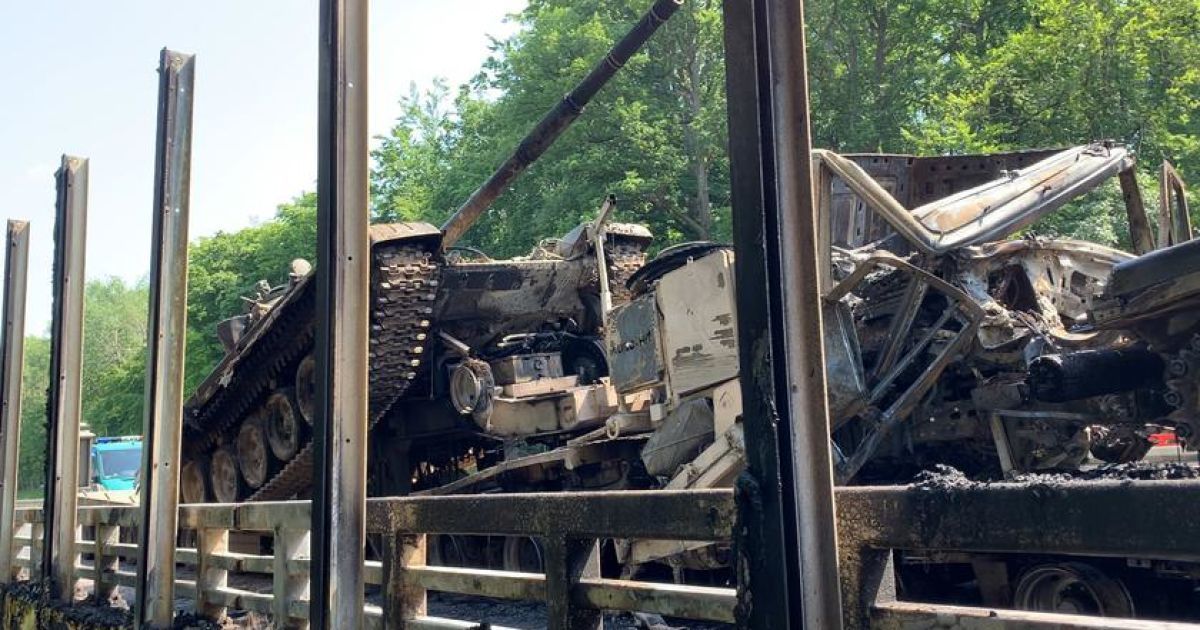 В Польше в ДТП попала военная техника: Сгорели два танка