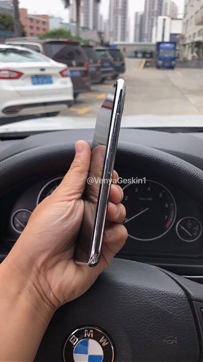 Опубликованы фотографии макета iPhone 8