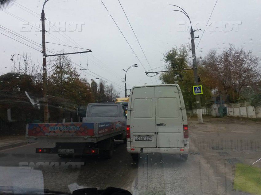 В Кишиневе снова пробки: перекрыт бульвар Штефана чел Маре
