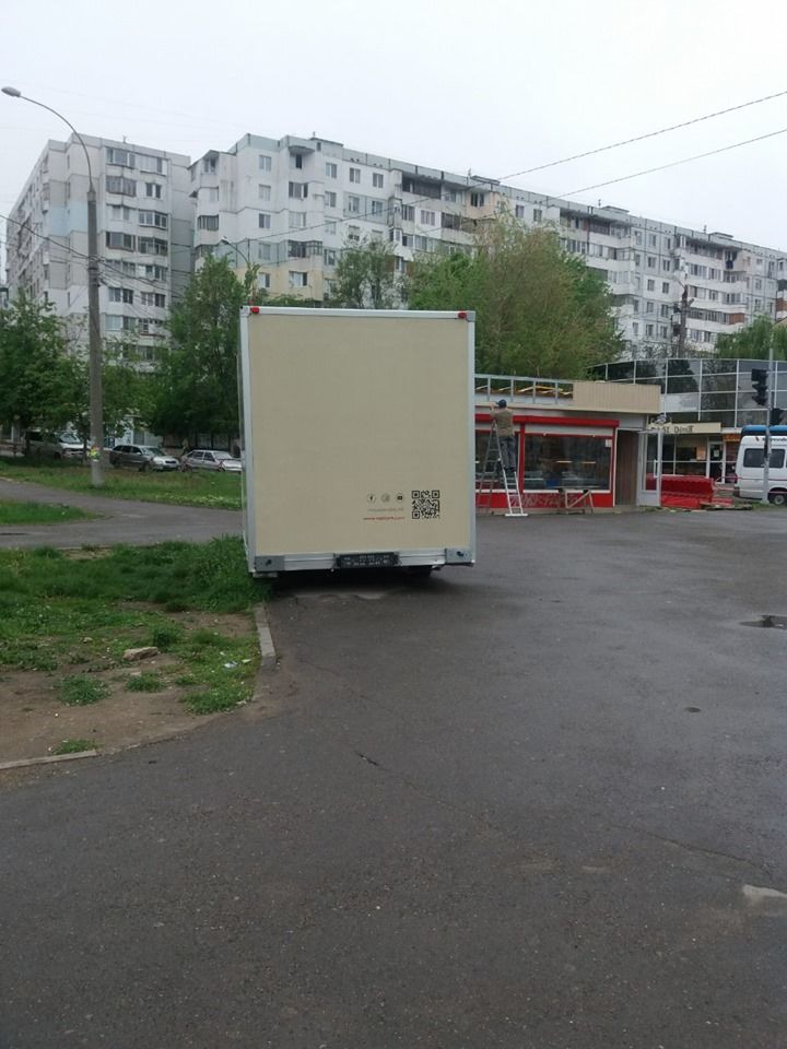 На Чеканах продолжается демонтаж незаконно установленных киосков