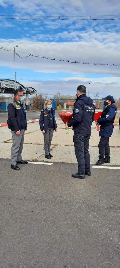 Молдавские пограничники поздравили румынских коллег с Национальным днем страны