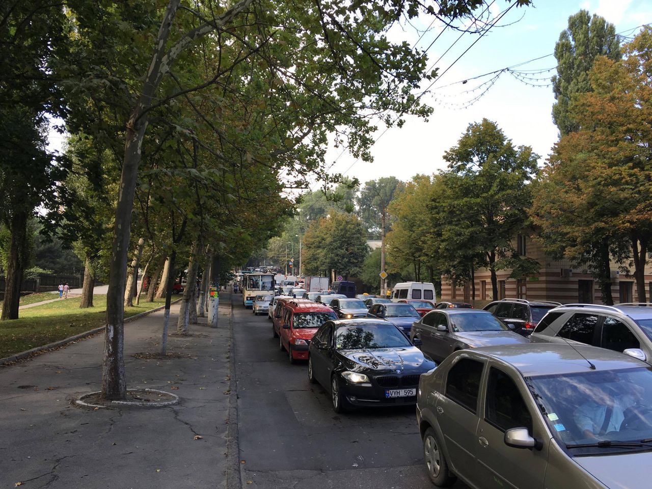В Кишиневе с утра образовались огромные пробки