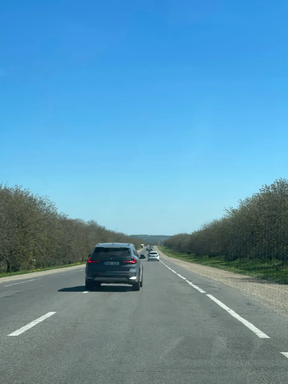 Moldovenii se întorc acasă după Paștele Blajinilor: Pe mai multe trasee din țară se circulă cu dificultate
