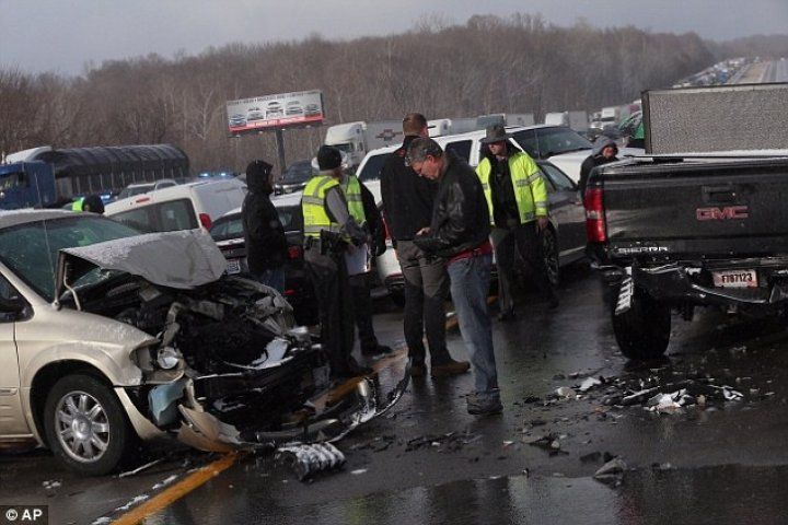 SUA: Peste 81 de mașini s-au ciocnit violent din cauza ninsorii