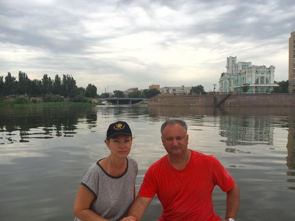 Igor Dodon a fost la pescuit cu soția
