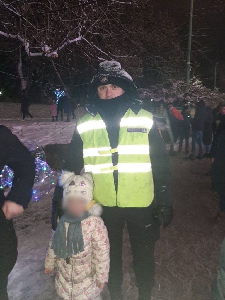 На ярмарке в Кишиневе карабинеры помогли потерявшимся детям найти родителей