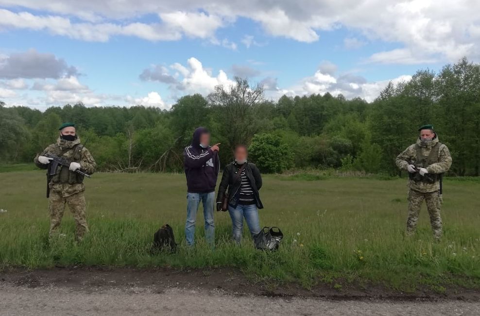 Мужчина и женщина из Молдовы отправились пешком в Россию, чтобы найти работу