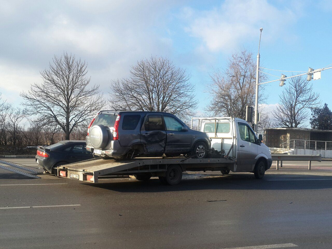O adolescentă de 15 ani, transportată la spital în urma unui accident produs la intrarea în Stăuceni