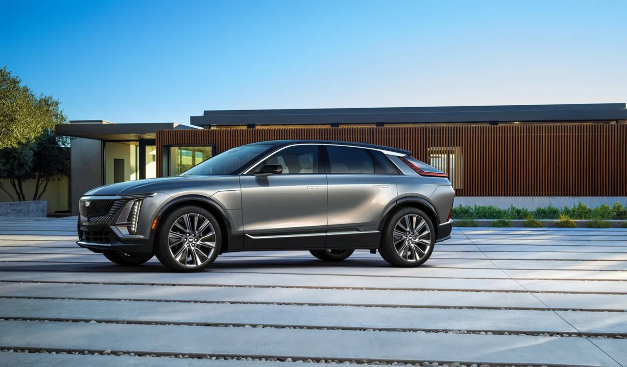 Первый электромобиль Cadillac выходит на европейский рынок