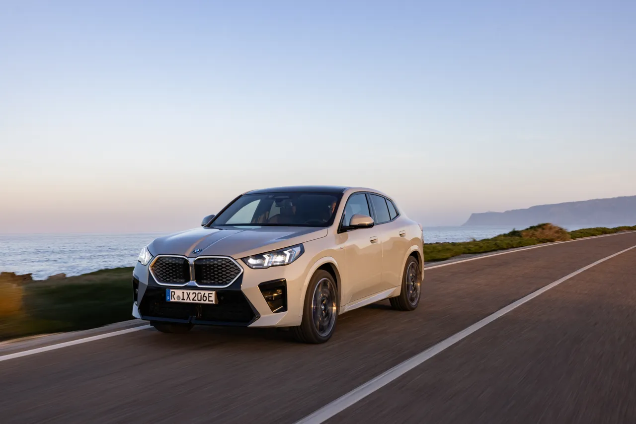 BMW X серии: Первый BMW iX2 и новый BMW X2