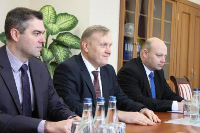 Вице-премьер Александр Фленкя провел встречу с послом Украины