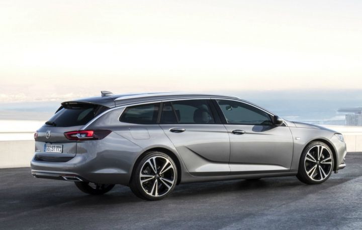 Opel nu renunţă la maşinile de familie clasice