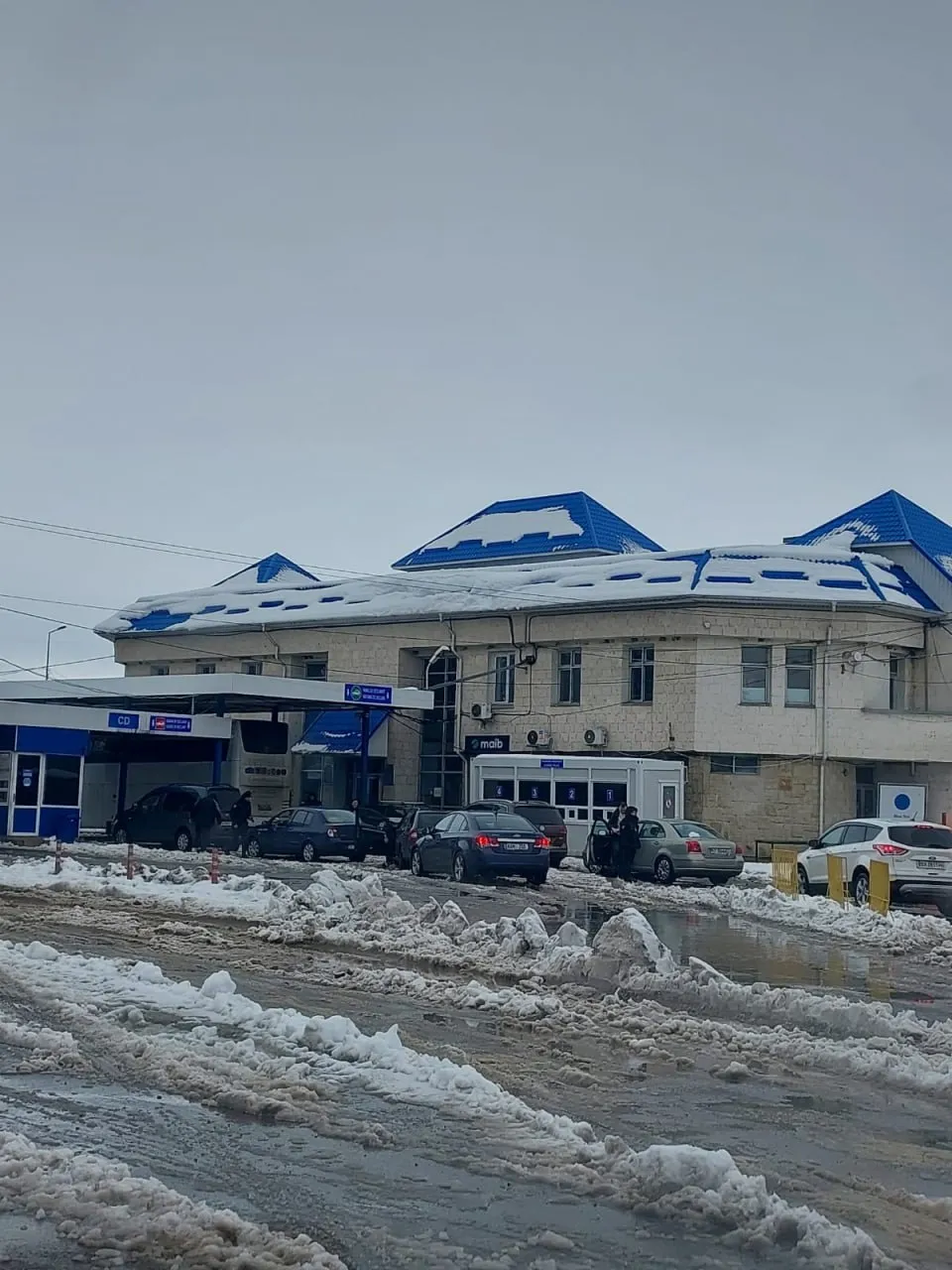 Возобновилось движение на КПП "Скулены"