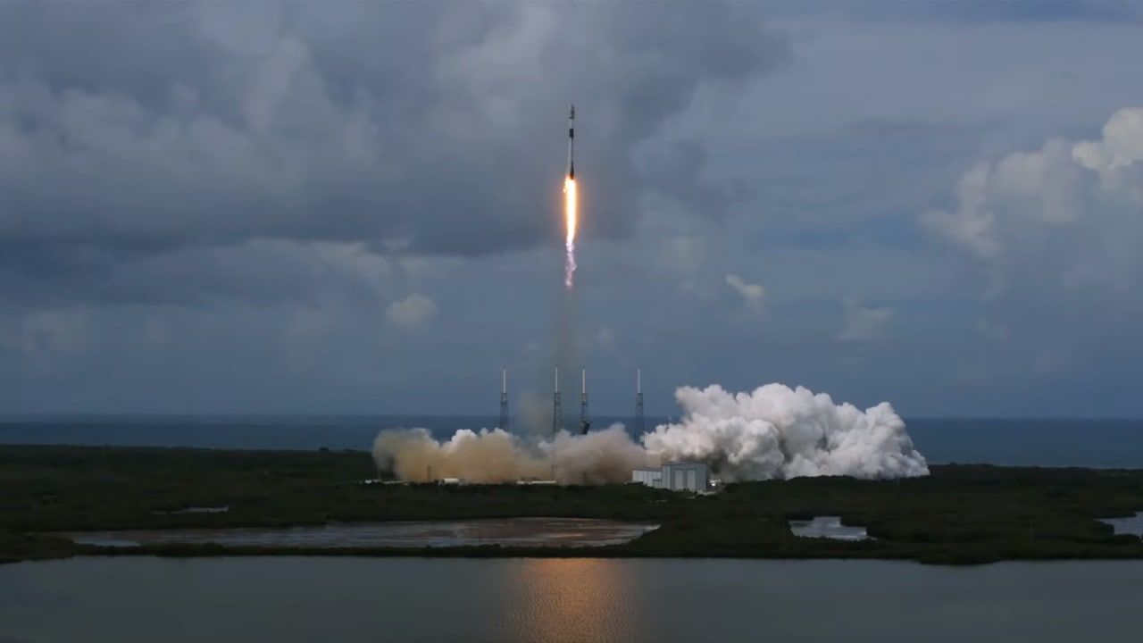 Falcon 9 компании SpaceX стартовала на орбиту с 88 спутниками