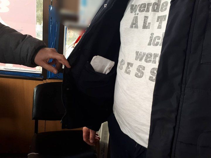 Patru moldoveni, prinși la vamă cu acte românești false. Unde urmau să ajungă tinerii