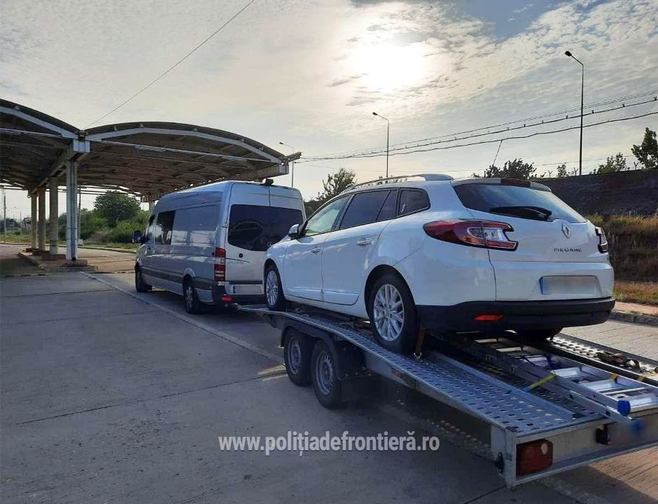 Водитель из РМ хотел пересечь границу по несоответствующим автоправам