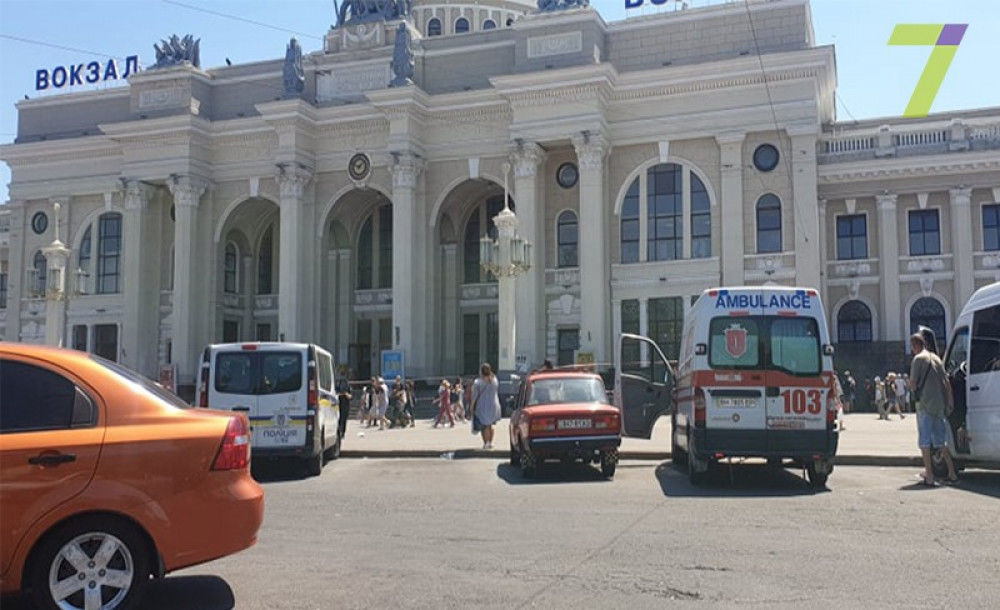 В Одессе «заминировали» порт, аэропорт и вокзалы