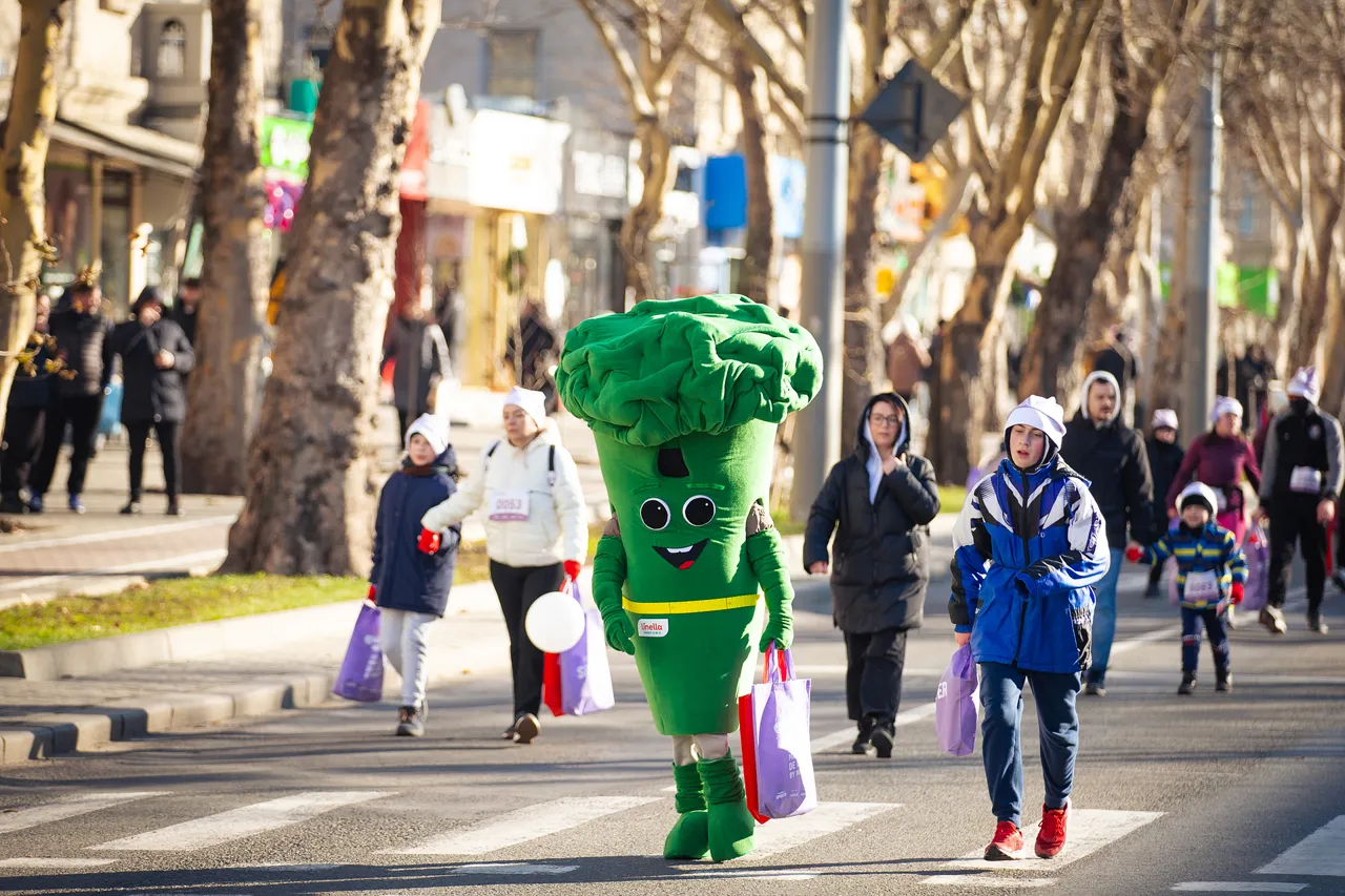 Linella: Aduce bucurie pe traseul Maratonului de Crăciun by Moldcell