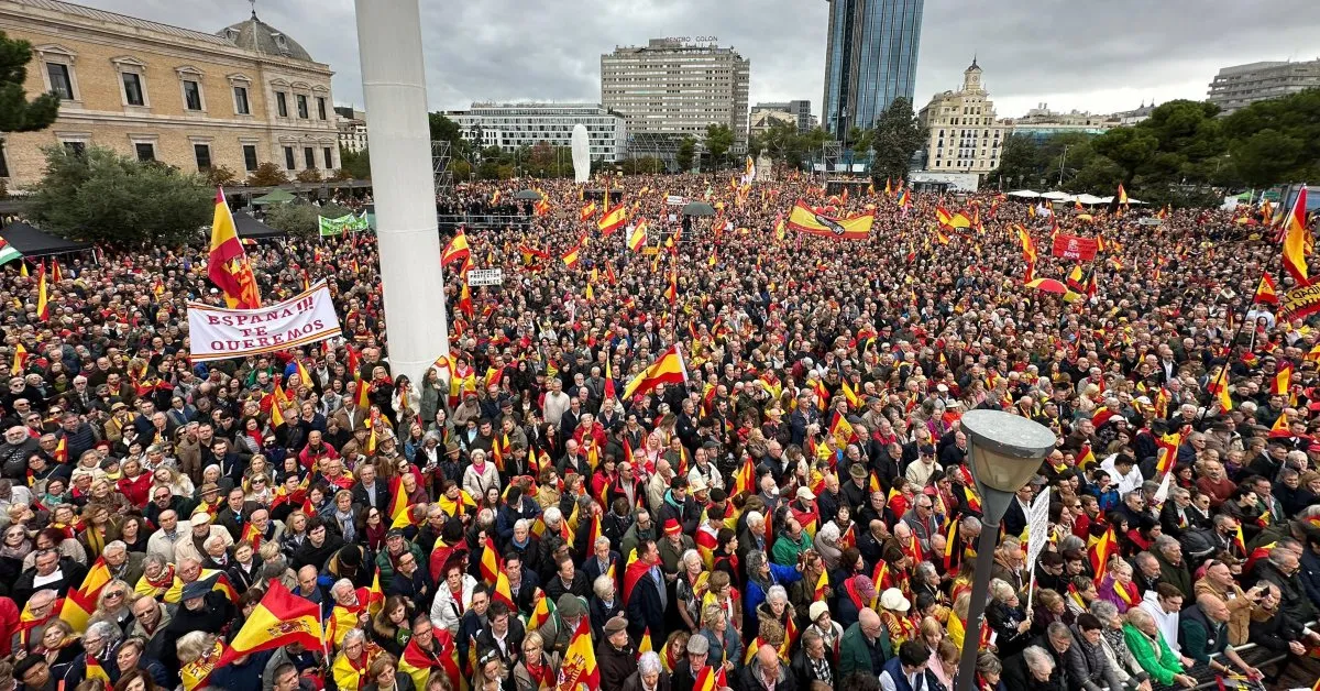 В Испании тысячи людей вышли на протесты против амнистии для сепаратистов