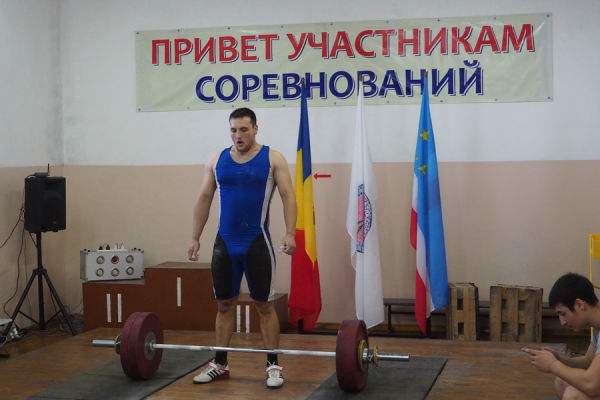 В Комрате набирает популярность тяжелая атлетика