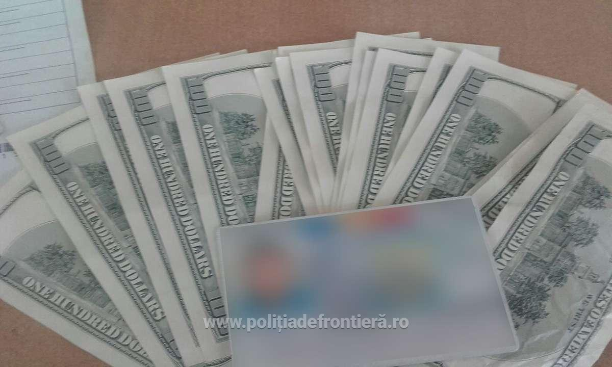 Doi moldoveni au rămas fără 380.000 de dolari la intrare în România. I-au ascuns în roata de rezervă a unui Maserati