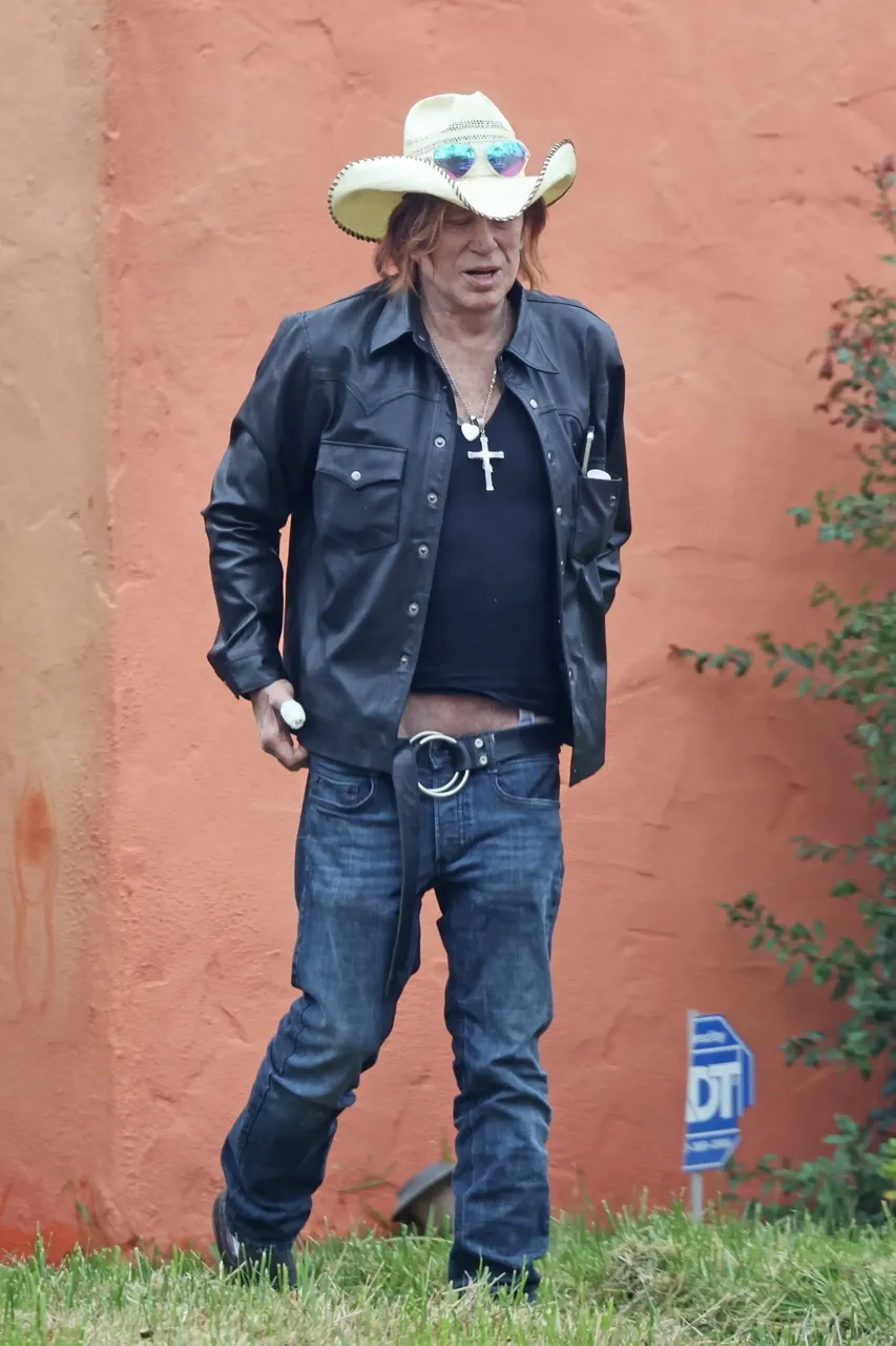 Актёра Микки Рурка выселили из дома за долги