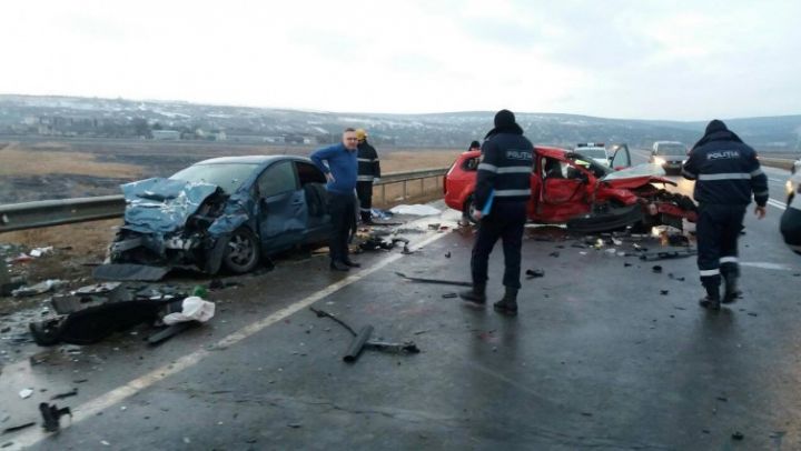 Un tată şi un fiu au decedat în urma unui accident teribil de lîngă Orhei