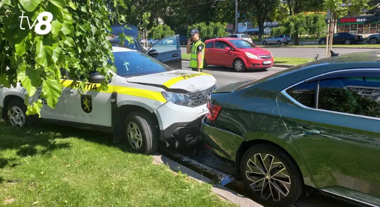 В Кишиневе произошло ДТП с участием машины полиции