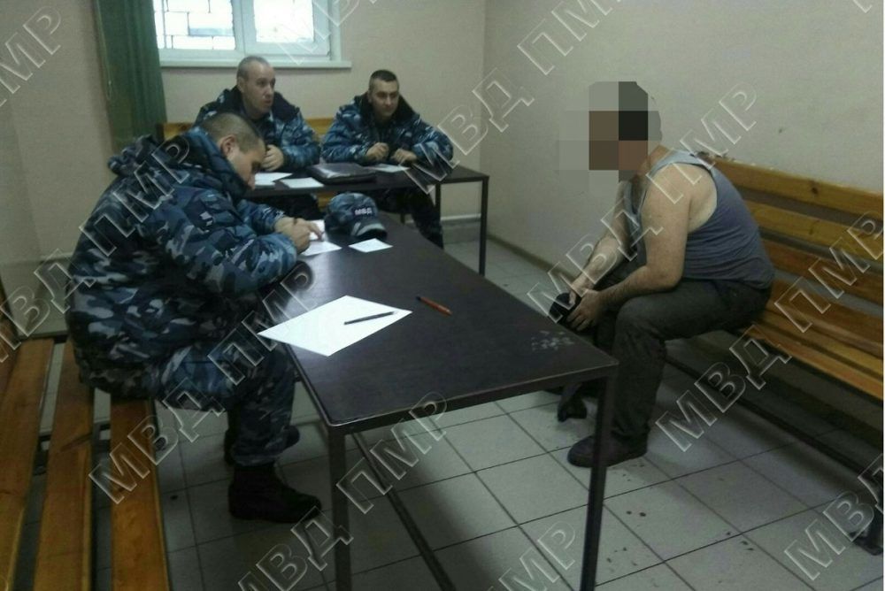 В Бендерах правоохранители спасли от утопления пьяного дебошира