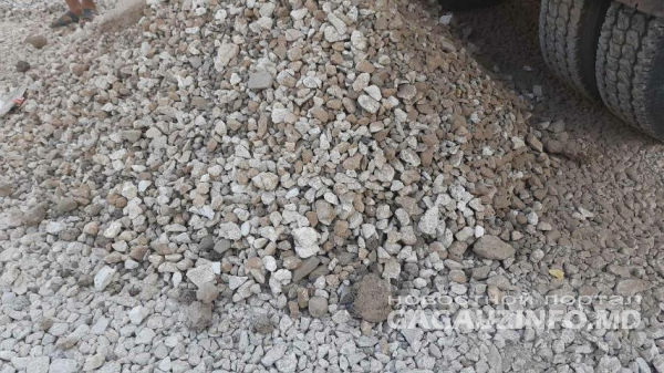 В Конгазчике пресекли попытку некачественного ремонта дороги