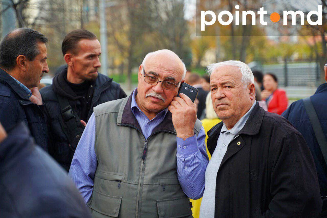 Перед парламентом протестовали сторонники блока ACUM
