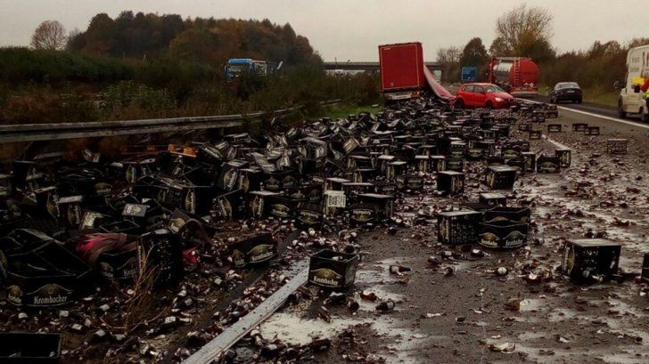 Imagine spumoasă: S-a umplut autostrada de bere