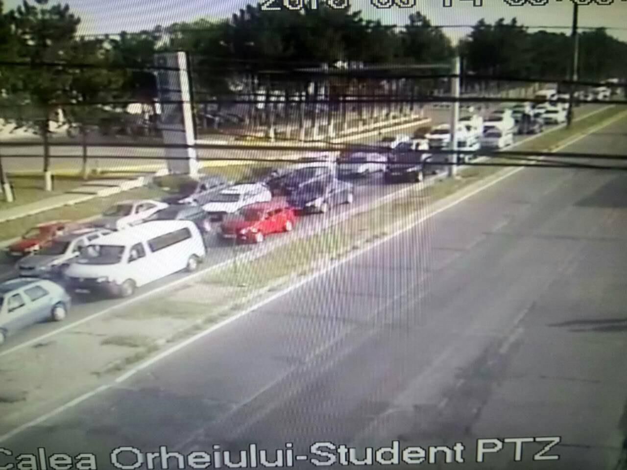 Служба InfoTrafic сообщила о ДТП и пробках в столице