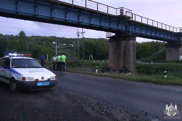 В Рыбнице перевернулся КамАЗ с металлоломом