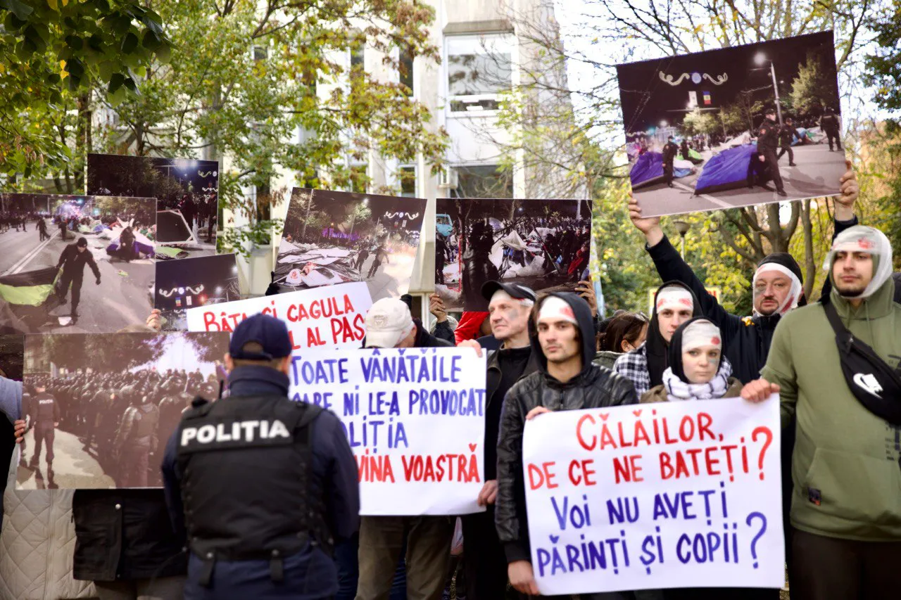 Сторонники партии "Шор" протестовали у здания парламента