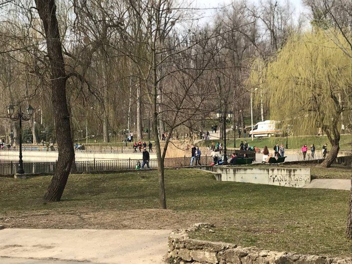 Толпы горожан заполнили кишинёвские парки в выходные дни