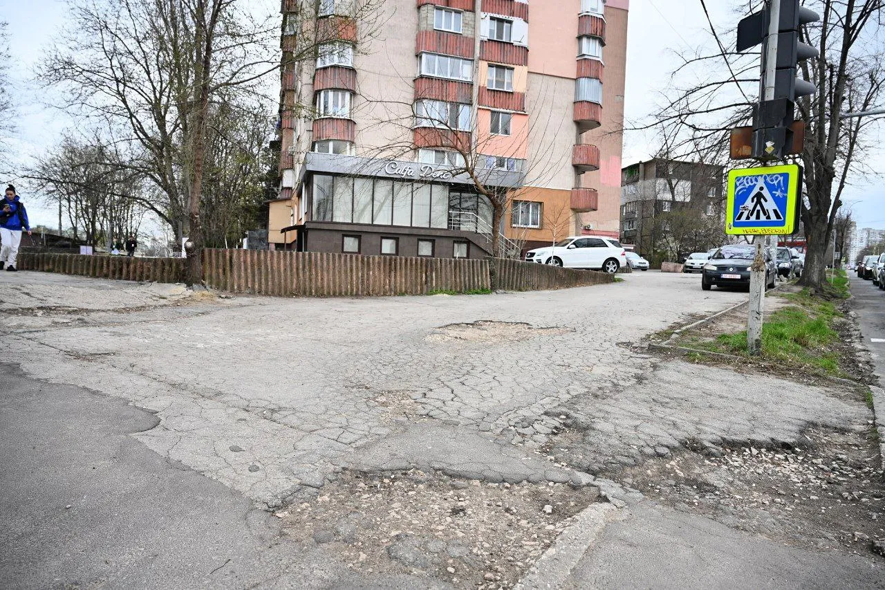 В столичном секторе Ботаника продолжается ремонт улиц