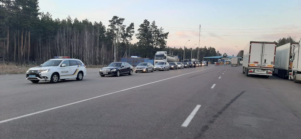 Еще 55 граждан Молдовы, заблокированные на границе, доставлены домой