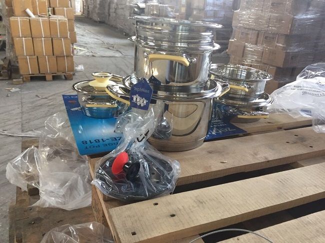 Контрафактную кухонную утварь на полмиллиона леев обнаружили на таможне