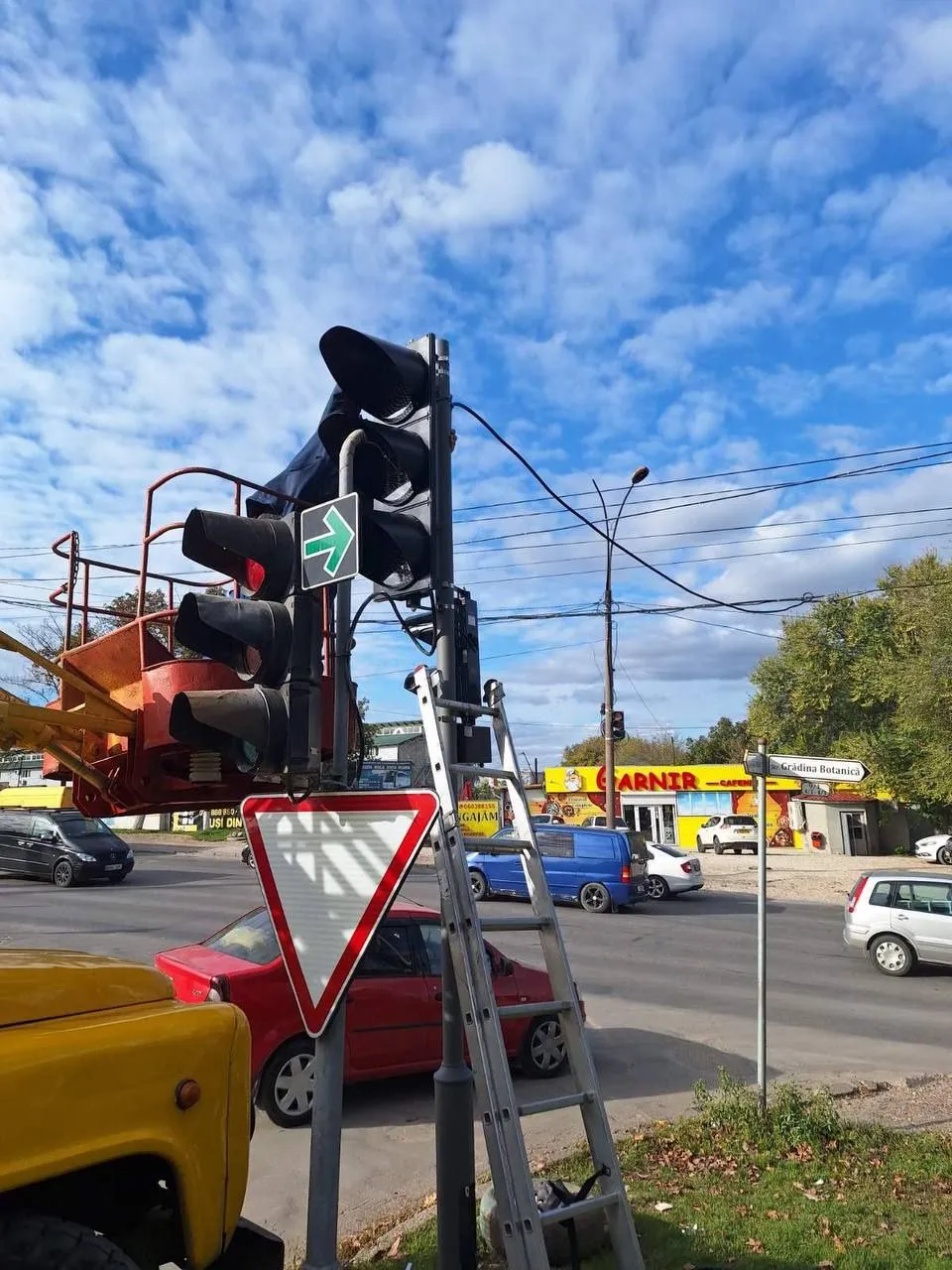 Un obiectiv de semaforizare, reconstruit în sectorul Botanica al Capitalei