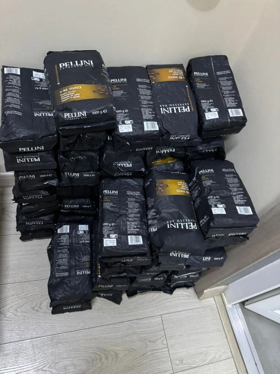 Bunuri nedeclarate în cantități comerciale, depistate de ofițerii vamali