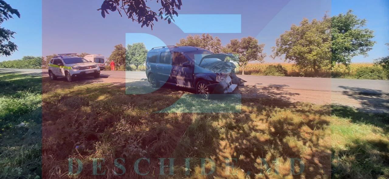 В Каушанах произошло лобовое столкновение двух автомобилей